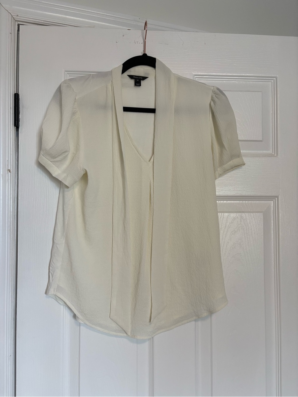 RW&CO. Cream Short Sleeve Tie-Neck Blouse
